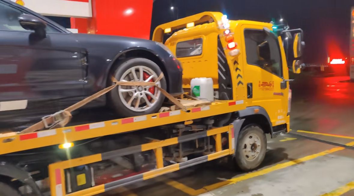 龙岗区行车途中遇到突发状况该如何呼叫道路救援？